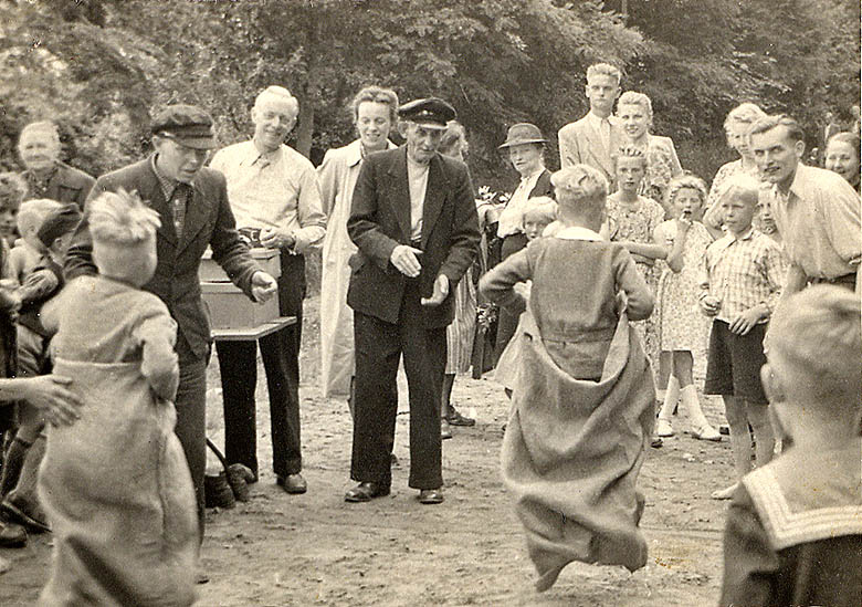 Sackh&uuml;pfen in den 50er Jahren
